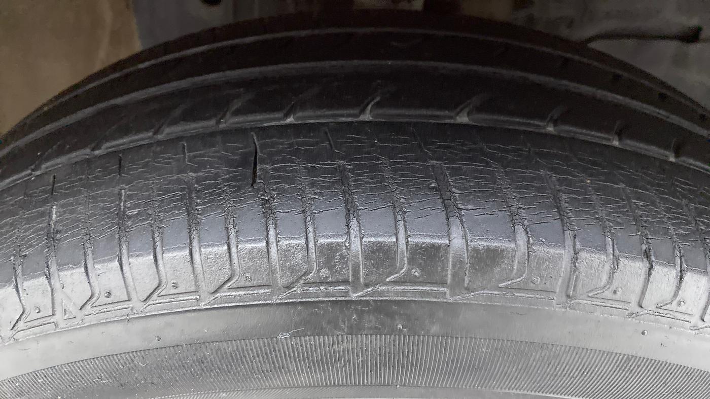 2015 Honda Jazz 1.2 V AT, Petrol, Automatic, 52,347 km, Right Front Tyre Tread