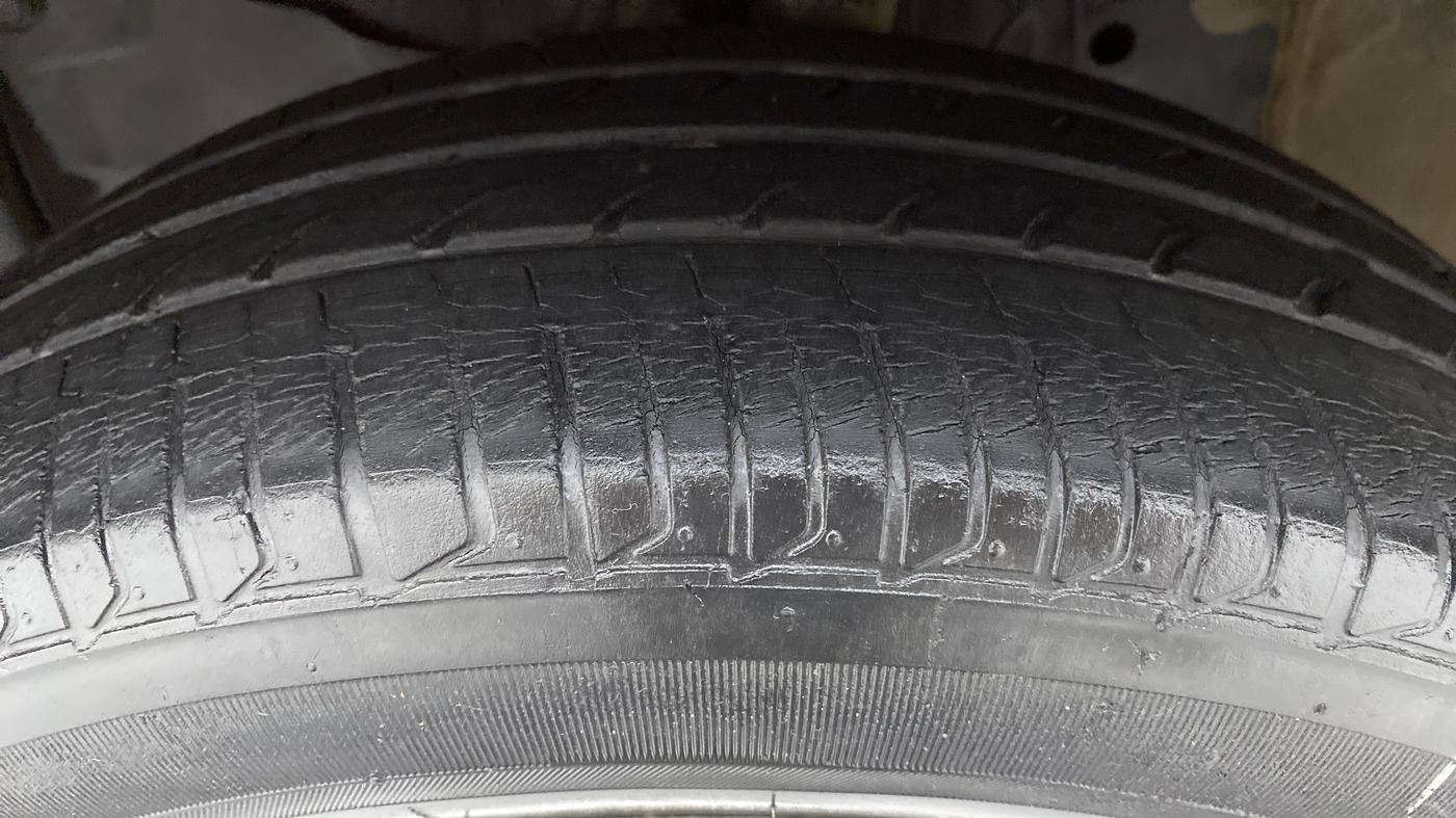 2015 Honda Jazz 1.2 V AT, Petrol, Automatic, 52,347 km, Left Front Tyre Tread