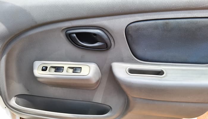 2013 Maruti Alto K10 VXI, Petrol, Manual, 96,796 km, Driver Side Door Panels Control