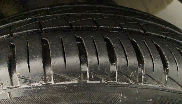2022 Hyundai NEW SANTRO SPORTZ EXECUTIVE MT CNG, CNG, Manual, 14,138 km, Left Rear Tyre Tread