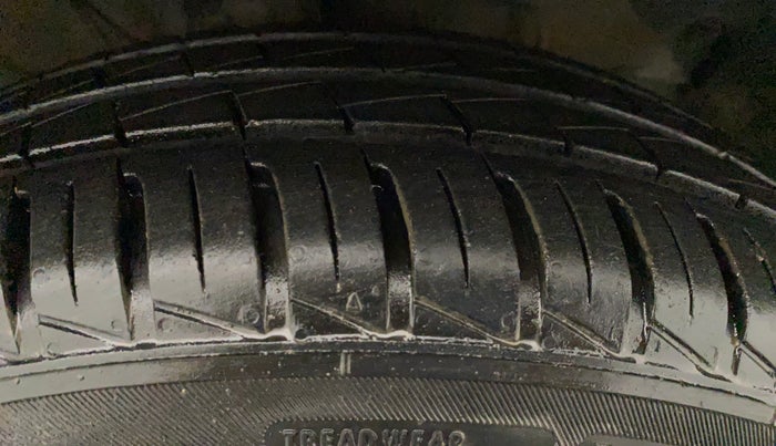 2022 Hyundai NEW SANTRO SPORTZ EXECUTIVE MT CNG, CNG, Manual, 14,138 km, Right Front Tyre Tread