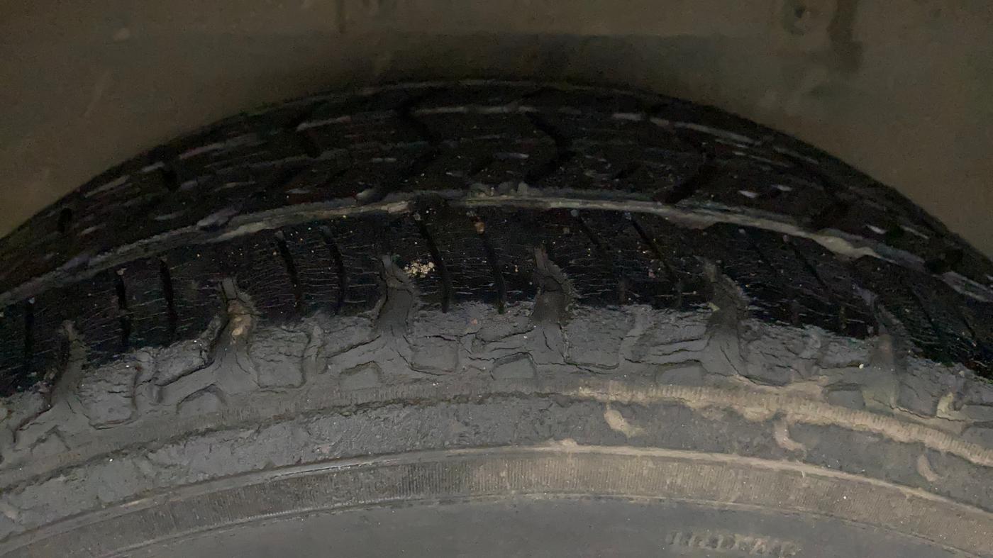 2018 Tata Hexa XE 4X2 7 STR, Diesel, Manual, 36,613 km, Left Rear Tyre Tread