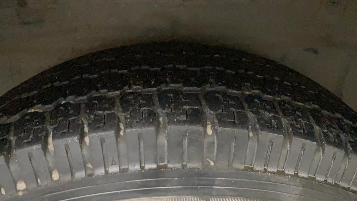 2018 Tata Hexa XE 4X2 7 STR, Diesel, Manual, 36,613 km, Right Rear Tyre Tread