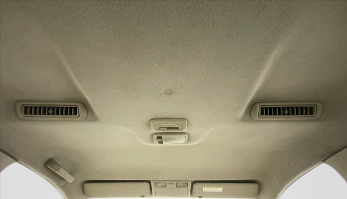 2013 Toyota Innova 2.5 GX 8 STR BS IV, Diesel, Manual, 1,78,065 km, Rear Ac