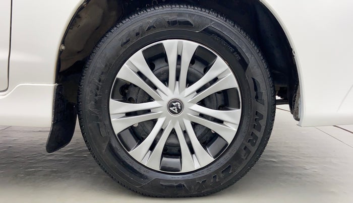 2013 Toyota Innova 2.5 GX 8 STR BS IV, Diesel, Manual, 1,78,065 km, Right Front Tyre