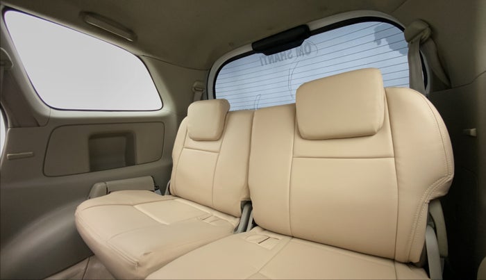 2013 Toyota Innova 2.5 GX 8 STR BS IV, Diesel, Manual, 1,78,065 km, Third Seat Row