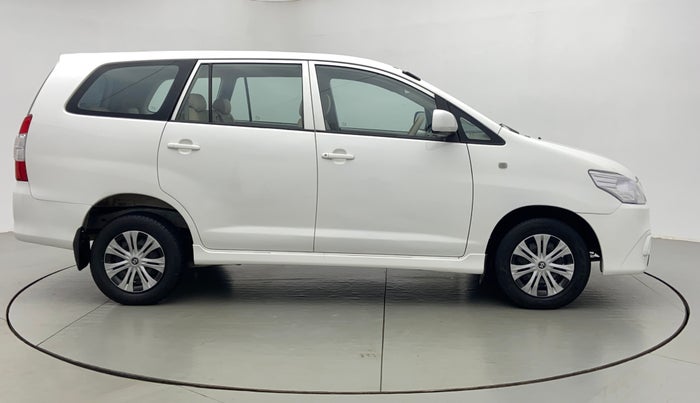 2013 Toyota Innova 2.5 GX 8 STR BS IV, Diesel, Manual, 1,78,065 km, Right Side View