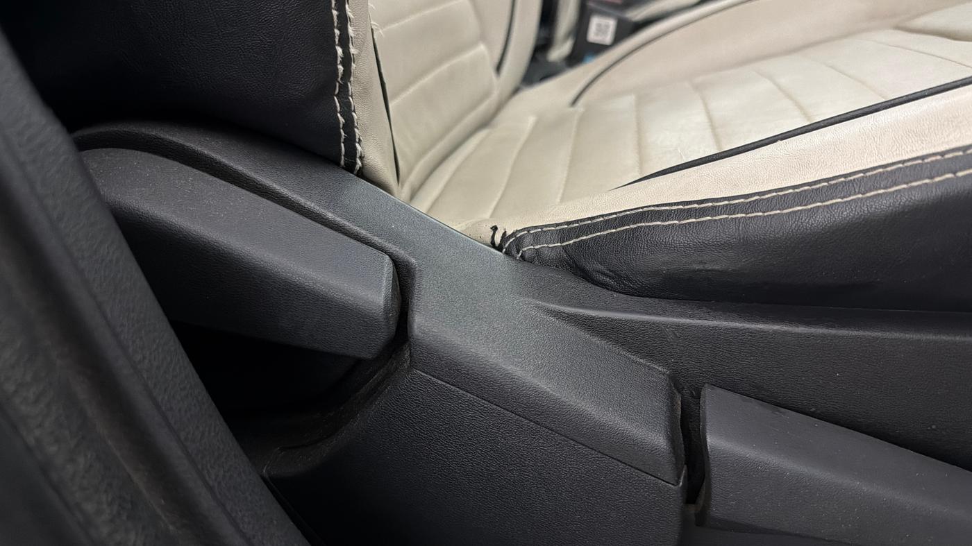 2021 Nissan MAGNITE XV MT, Petrol, Manual, 49,270 km, Driver Side Adjustment Panel