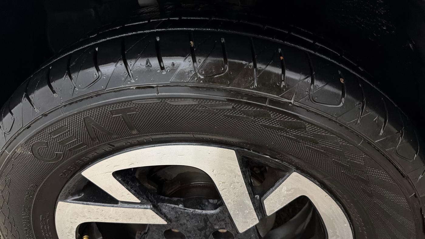 2021 Nissan MAGNITE XV MT, Petrol, Manual, 49,270 km, Left Front Tyre Tread