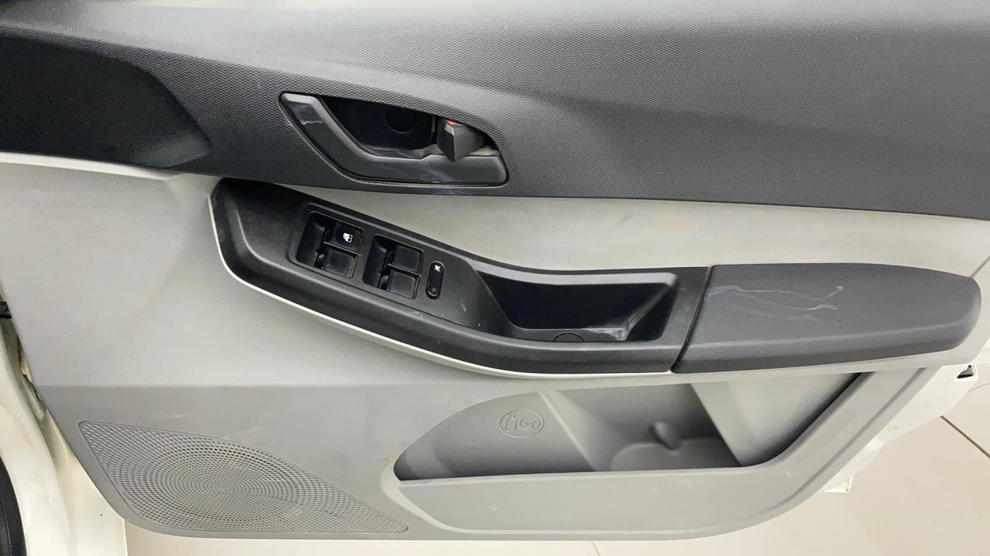 2021 Tata Tiago XT PETROL, Petrol, Manual, 20,843 km, Driver Side Door Panels Control