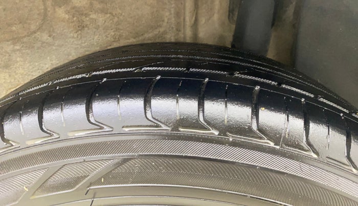 2017 Maruti IGNIS DELTA 1.2, Petrol, Manual, 85,534 km, Left Rear Tyre Tread