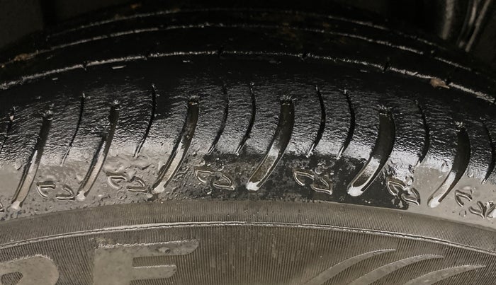 2023 Nissan MAGNITE XV CVT TURBO KURO EDITION , Petrol, Automatic, 19,301 km, Right Rear Tyre Tread