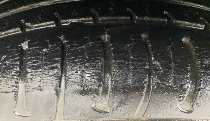 2018 Tata Tiago XZ PETROL, Petrol, Manual, 28,115 km, Left Front Tyre Tread