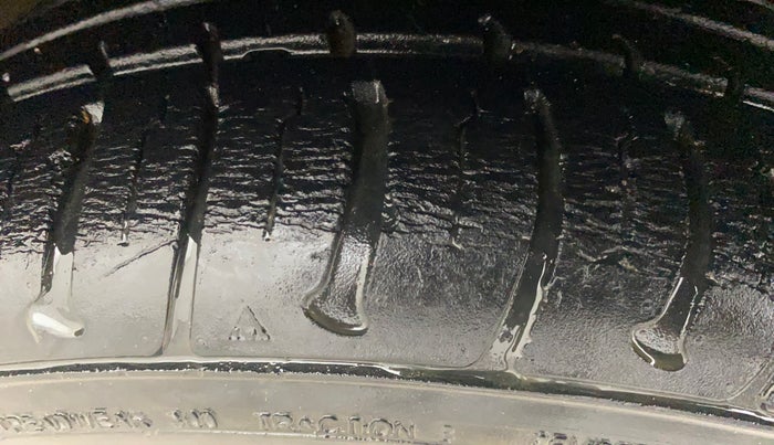 2018 Tata Tiago XZ PETROL, Petrol, Manual, 28,115 km, Right Front Tyre Tread
