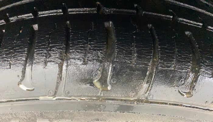 2018 Tata Tiago XZ PETROL, Petrol, Manual, 28,115 km, Right Rear Tyre Tread