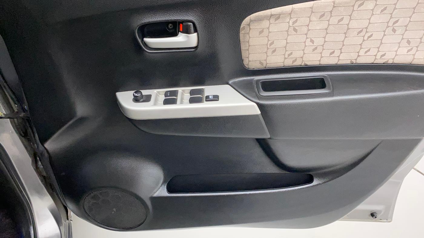 2015 Maruti Wagon R 1.0 VXI, Petrol, Manual, 79,336 km, Driver Side Door Panels Control