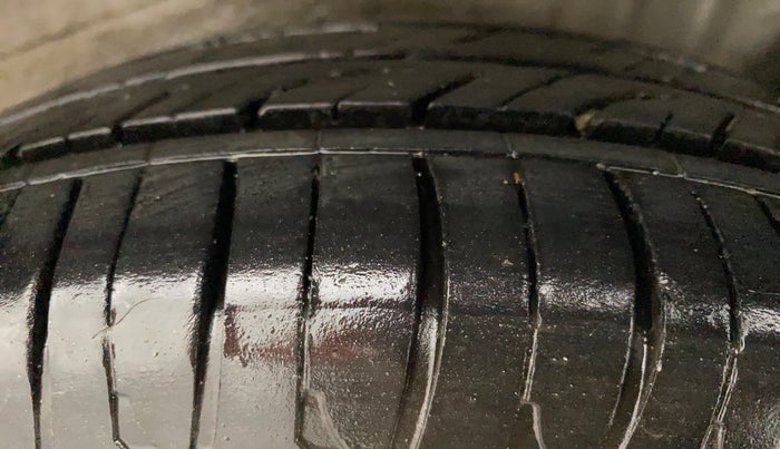 2015 Maruti Wagon R 1.0 VXI, Petrol, Manual, 79,336 km, Left Rear Tyre Tread