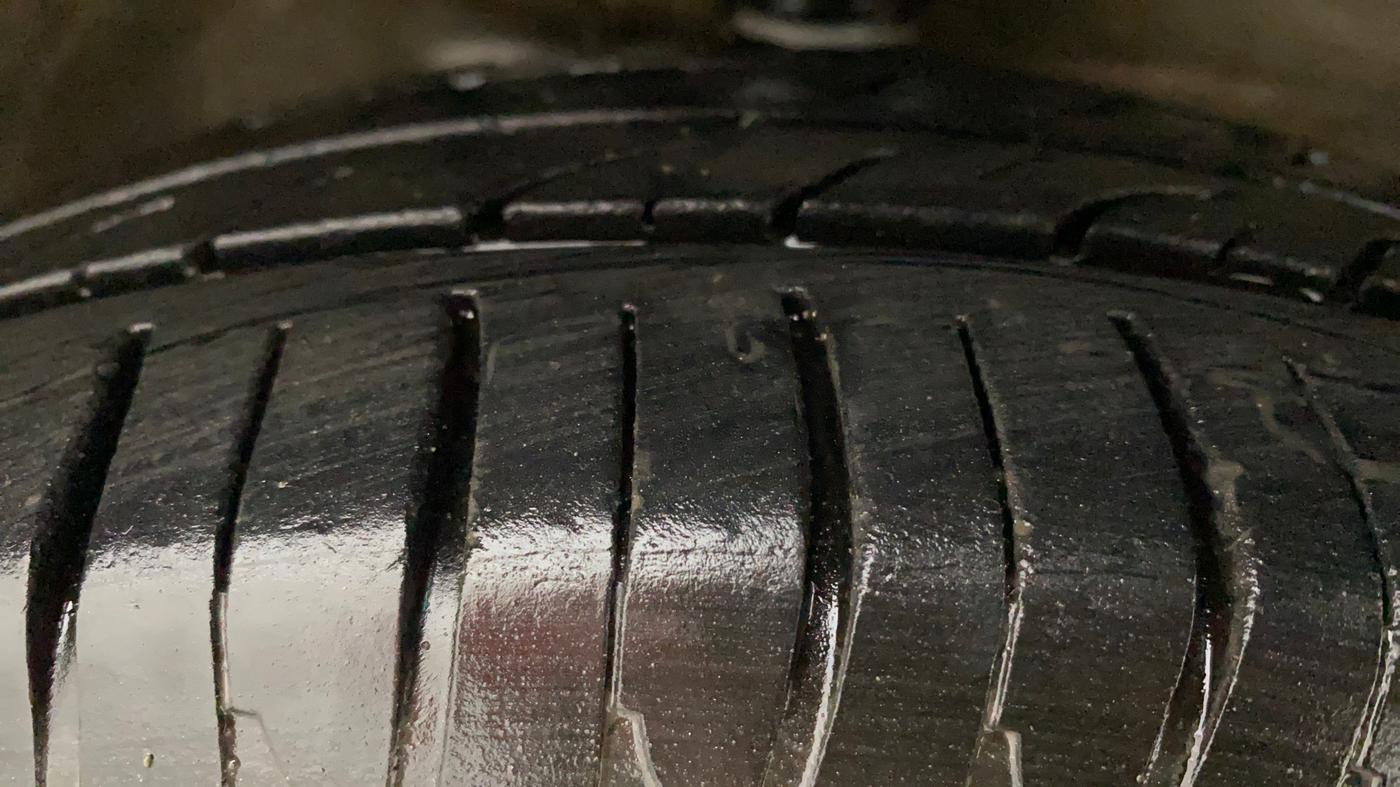 2015 Maruti Wagon R 1.0 VXI, Petrol, Manual, 79,336 km, Right Front Tyre Tread