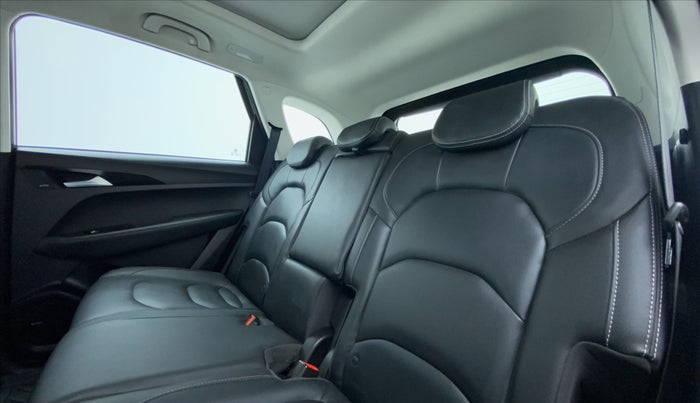 2019 MG HECTOR SHARP 2.0 DIESEL, Diesel, Manual, 32,350 km, Right Side Rear Door Cabin