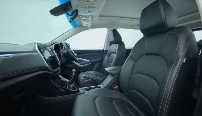 2019 MG HECTOR SHARP 2.0 DIESEL, Diesel, Manual, 32,350 km, Right Side Front Door Cabin