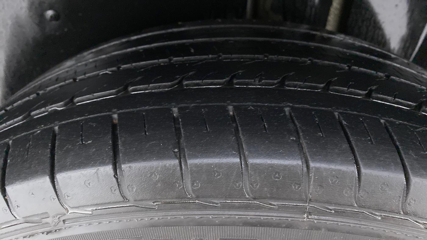 2019 MG HECTOR SHARP 2.0 DIESEL, Diesel, Manual, 32,350 km, Left Rear Tyre Tread
