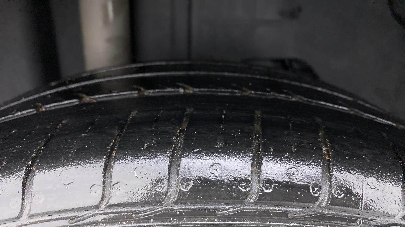 2019 Ford FREESTYLE TITANIUM 1.2 PETROL, Petrol, Manual, 26,718 km, Right Rear Tyre Tread