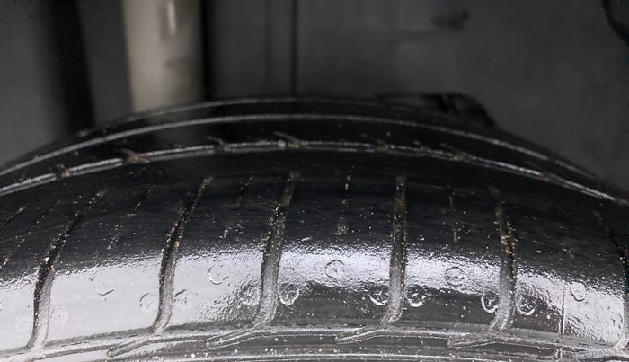 2019 Ford FREESTYLE TITANIUM 1.2 PETROL, Petrol, Manual, 26,718 km, Right Rear Tyre Tread