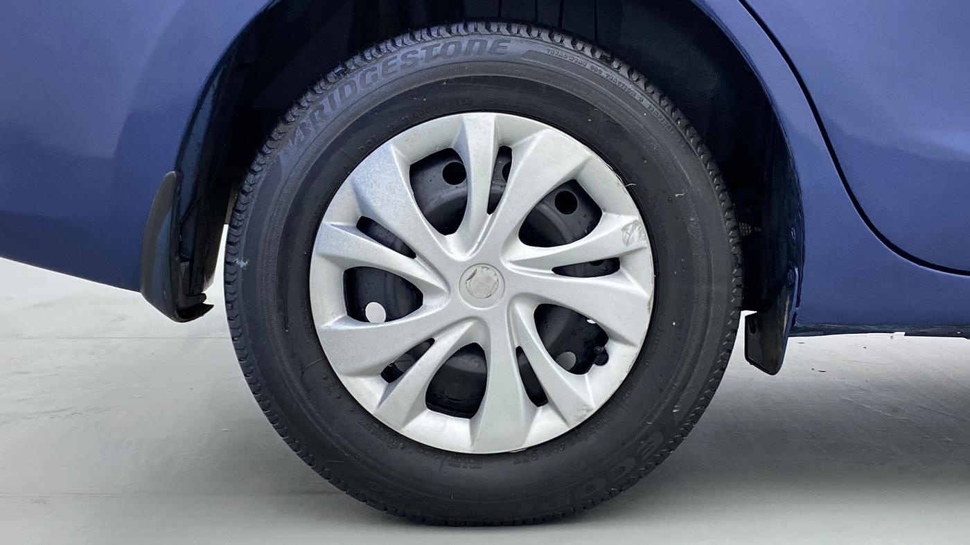 2018 Maruti Dzire VXI, Petrol, Manual, 27,567 km, Right Rear Wheel