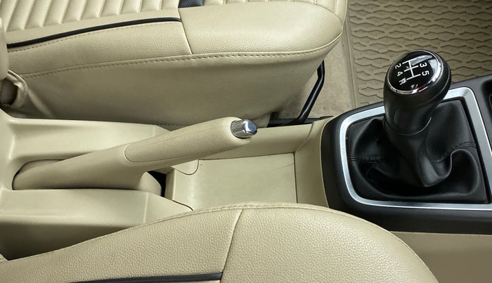 2018 Maruti Dzire VXI, Petrol, Manual, 27,567 km, Gear Lever