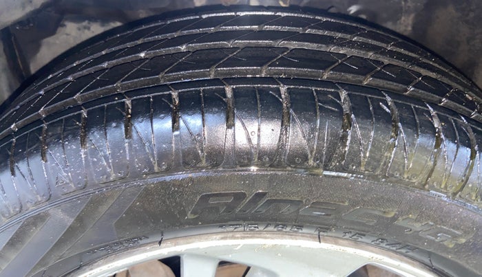 2015 Honda Jazz 1.2L I-VTEC V AT, Petrol, Automatic, 34,141 km, Left Front Tyre Tread