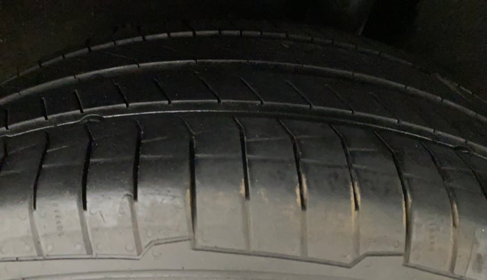 2016 Maruti Baleno DELTA PETROL 1.2, Petrol, Manual, 84,620 km, Left Rear Tyre Tread