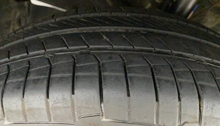 2016 Maruti Baleno DELTA PETROL 1.2, Petrol, Manual, 84,620 km, Left Front Tyre Tread