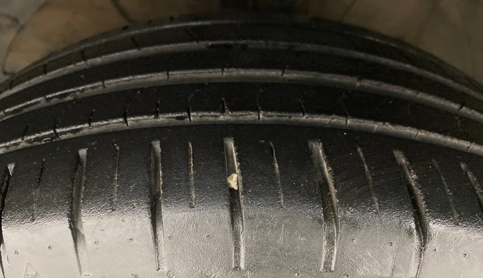 2020 Maruti Baleno ALPHA CVT PETROL 1.2, Petrol, Automatic, 52,980 km, Left Front Tyre Tread
