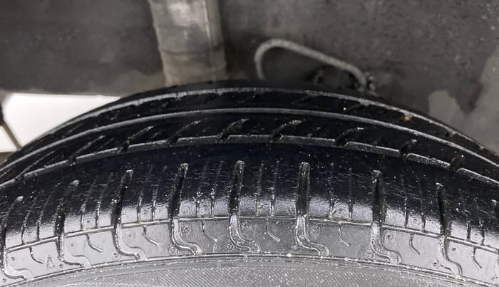 2014 Datsun Go T, Petrol, Manual, 69,751 km, Right Rear Tyre Tread