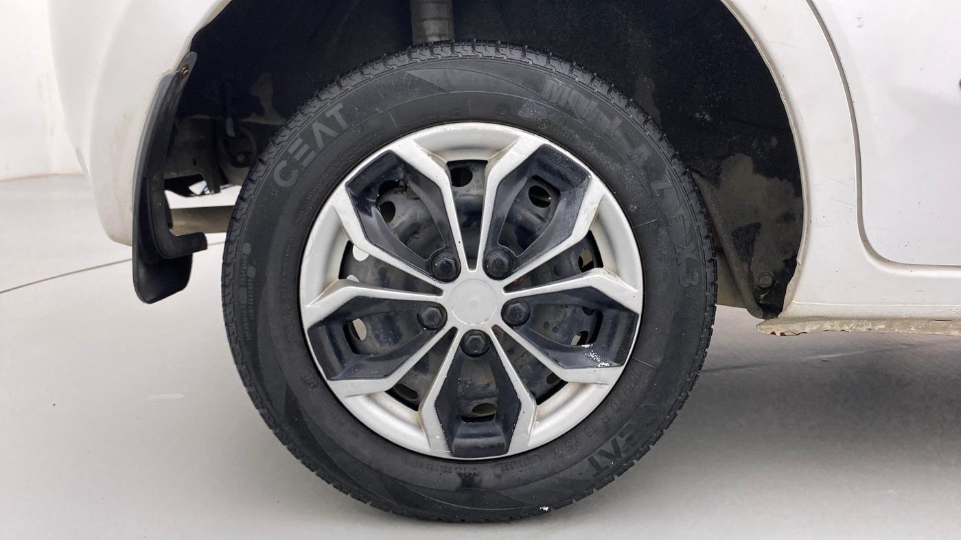 2014 Datsun Go T, Petrol, Manual, 69,751 km, Right Rear Wheel