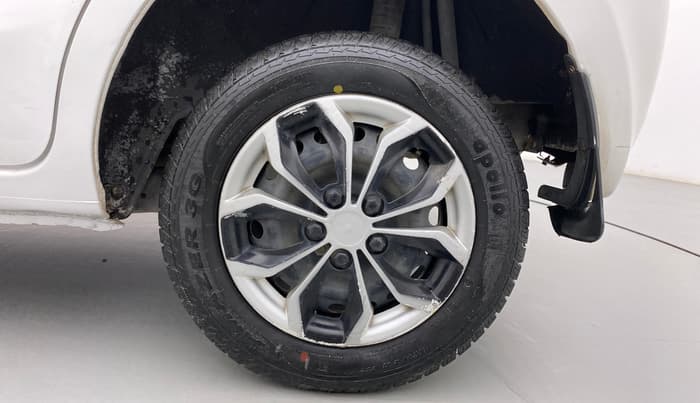 2014 Datsun Go T, Petrol, Manual, 69,751 km, Left Rear Wheel