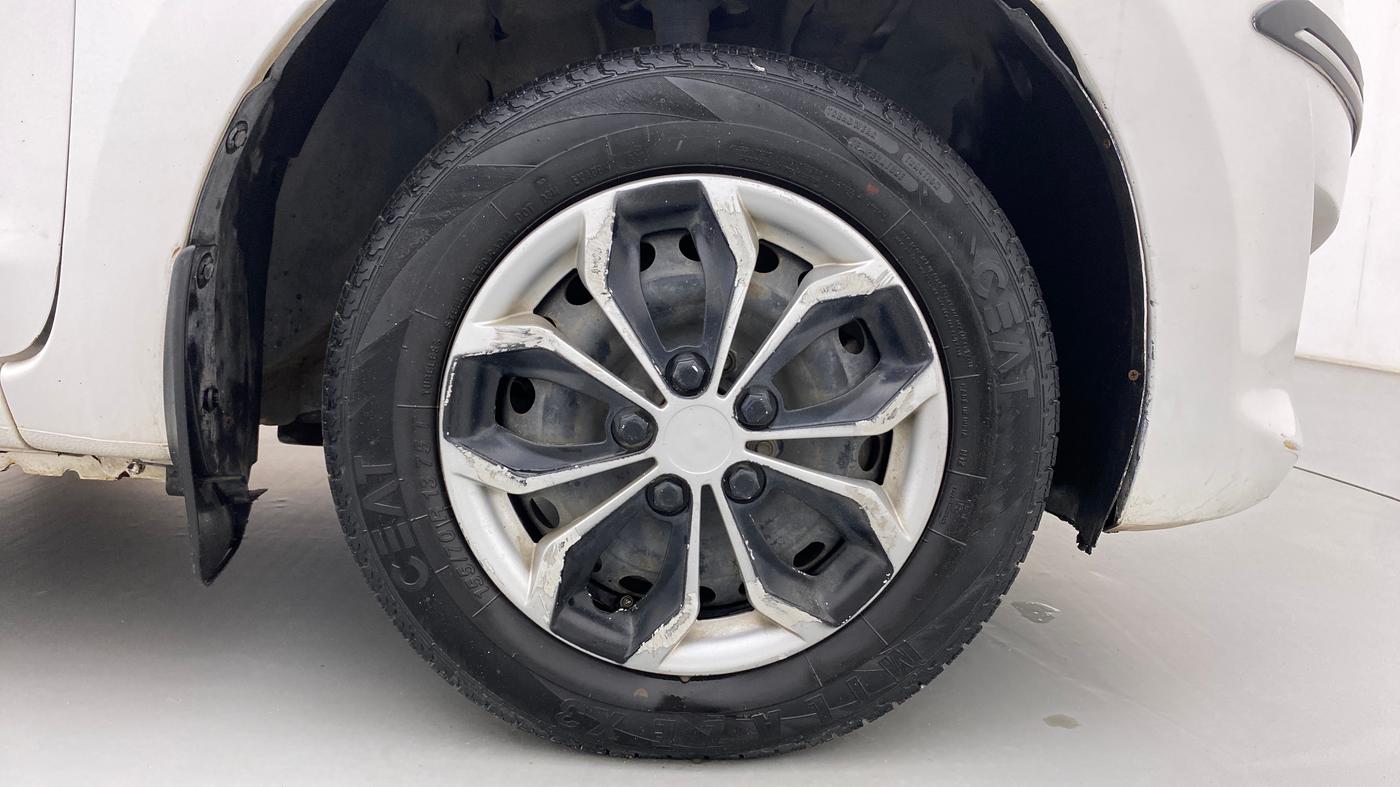2014 Datsun Go T, Petrol, Manual, 69,751 km, Right Front Wheel