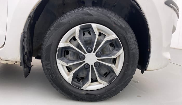 2014 Datsun Go T, Petrol, Manual, 69,751 km, Right Front Wheel