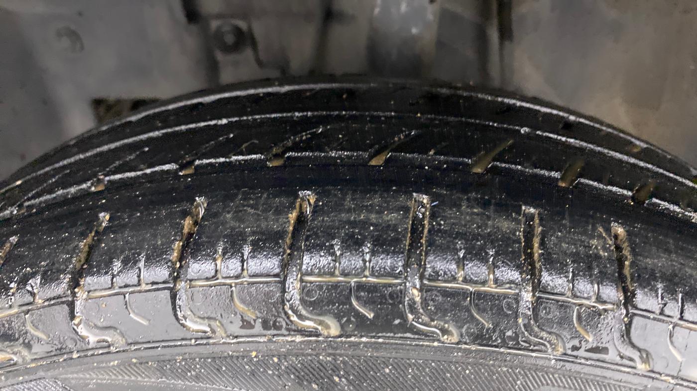 2014 Datsun Go T, Petrol, Manual, 69,751 km, Left Front Tyre Tread