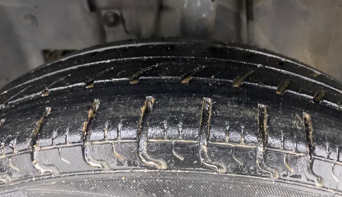 2014 Datsun Go T, Petrol, Manual, 69,751 km, Left Front Tyre Tread