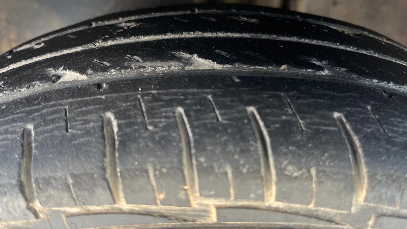 2015 Maruti Alto 800 VXI, Petrol, Manual, 86,725 km, Left Front Tyre Tread