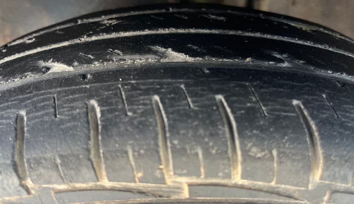 2015 Maruti Alto 800 VXI, Petrol, Manual, 86,725 km, Left Front Tyre Tread