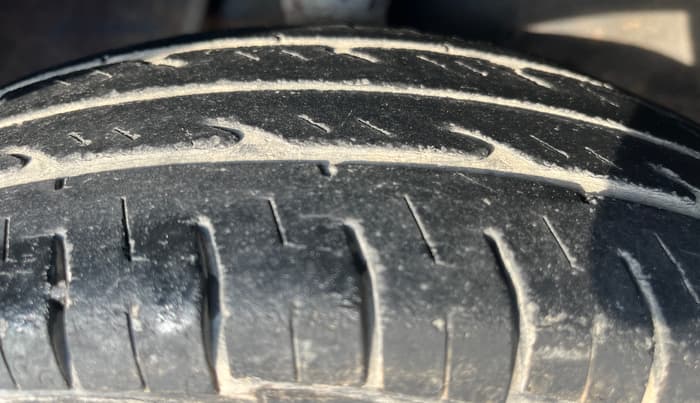 2015 Maruti Alto 800 VXI, Petrol, Manual, 86,725 km, Right Front Tyre Tread