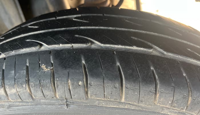 2015 Maruti Alto 800 VXI, Petrol, Manual, 86,725 km, Left Rear Tyre Tread