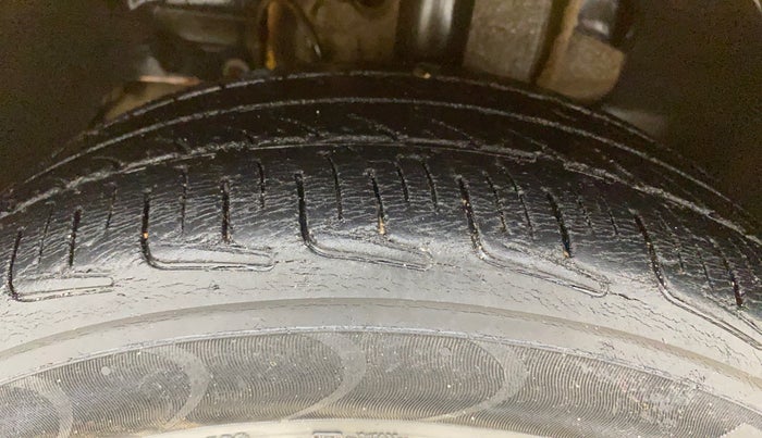 2016 Tata Tiago XZ PETROL, Petrol, Manual, 1,12,905 km, Left Front Tyre Tread