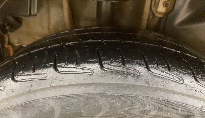 2016 Tata Tiago XZ PETROL, Petrol, Manual, 1,12,905 km, Right Rear Tyre Tread