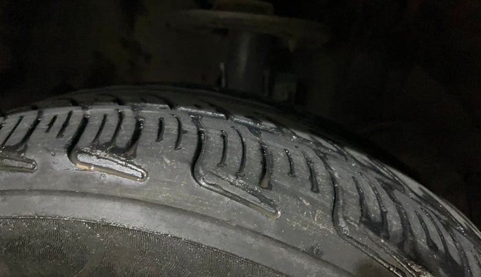 2018 Maruti Baleno DELTA PETROL 1.2, CNG, Manual, 98,195 km, Right Front Tyre Tread