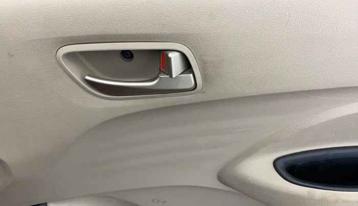 2018 Hyundai NEW SANTRO SPORTZ MT, Petrol, Manual, 38,039 km, Driver Side Door Panels Control