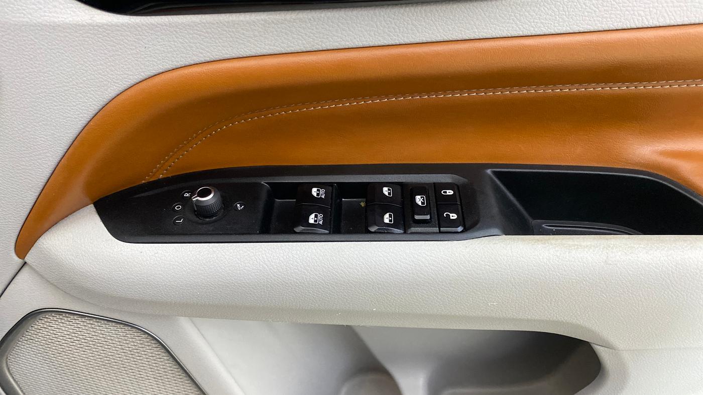2023 Jeep Compass LIMITED (O) 2.0 DIESEL AT FWD, Diesel, Automatic, 52,322 km, Driver Side Door Panels Control