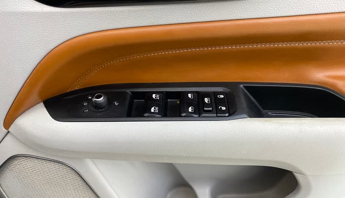 2023 Jeep Compass LIMITED (O) 2.0 DIESEL AT FWD, Diesel, Automatic, 52,322 km, Driver Side Door Panels Control